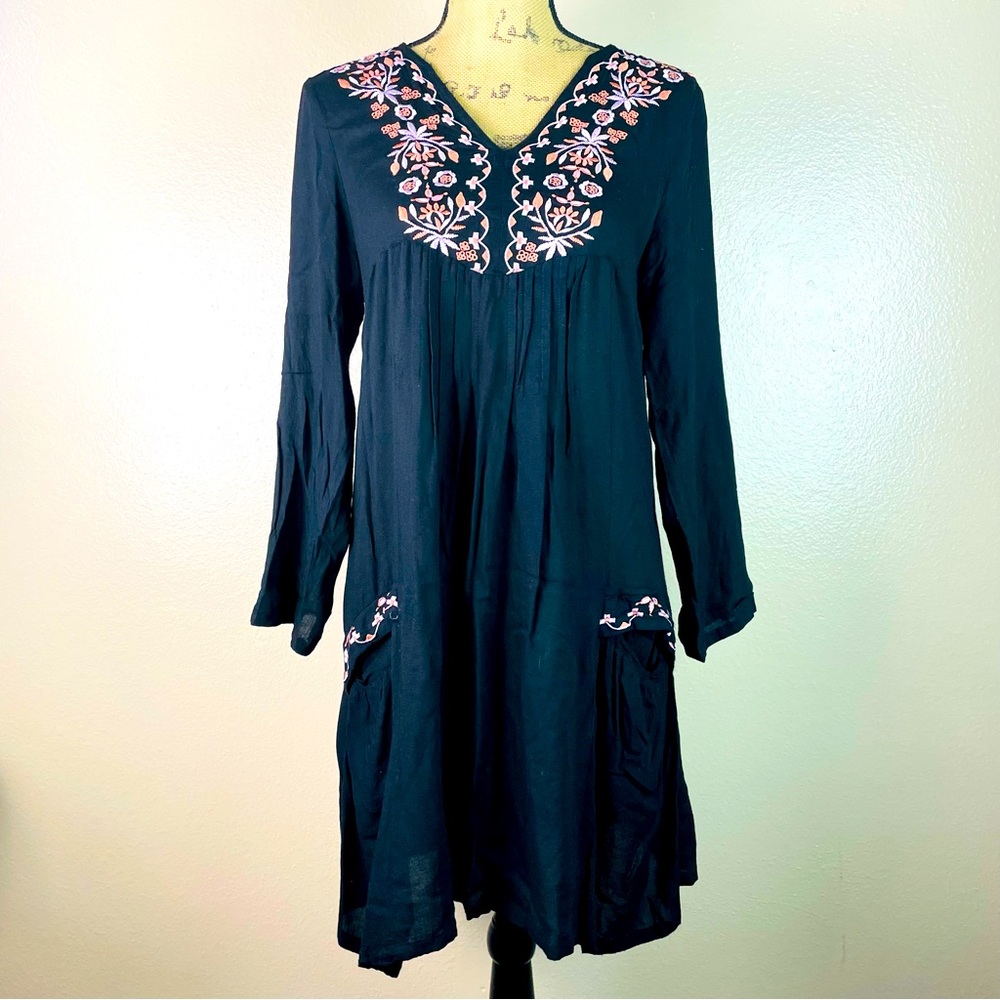 World Market Women Dress Size S/M Size Black Embroidered Boho Kaftan Midi